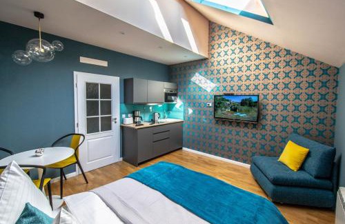 Nove Mesto Apartamento | Bourgeois Apartment in Cultural Heritage Building by Ruterra