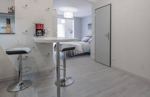 Bourgoin-Jallieu Apartamento | ★ Centro ★ Aparcamiento ★ Wifi ★ La Terrasse des Moulins ★ Appart Hotel Bourgoin ★
