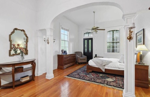 Faubourg Marigny Cama Y Desayuno | Boutique 8BR Unit with Pool | Steps from French Q