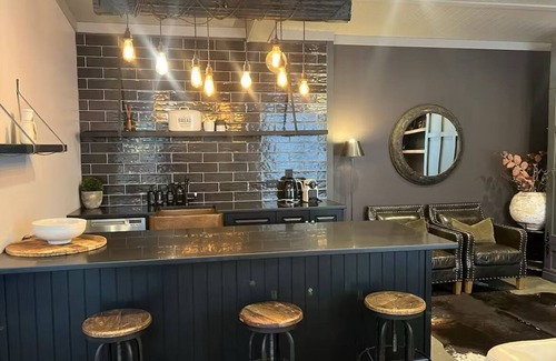 Cambridge Cabaña | Boutique Accommodation in Beautiful Cambridge Countryside
