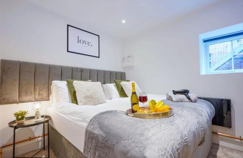 Rugby Apartamento | Boutique Apartment - City Centre - Free Parking, Fast Wifi and Smart TV by Yoko Property
