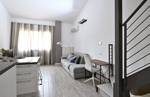 Santa Maria Novella Apartamento | Boutique Apartment "Divided Two" in Florence