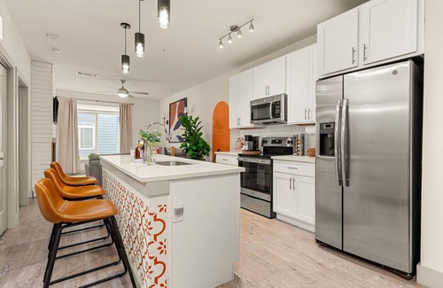 Downtown San Antonio Apartamento | Boutique apartment hotel room on the San Antonio Riverwalk with Infinity Pool