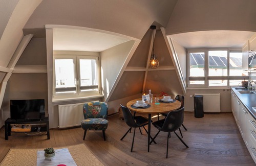 Zandvoort Apartamento | Bonito apartamento con vistas al mar, playa a 50 metros, parking disponible.