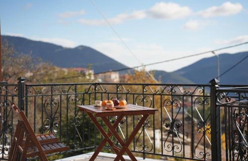 Arachova Apartamento | Boutique Arachova Retreat - Peaceful Mountain View