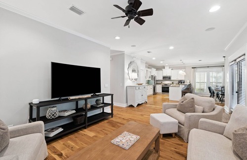 Hammocks of Seagrove Casa | Seagrove Beach escape—outdoor oasis, steps to pool, 4 bikes, 1 mile to Seaside