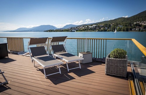 Bas-Vully Alquiler De Eote | Boutique Boat Hotel Attila