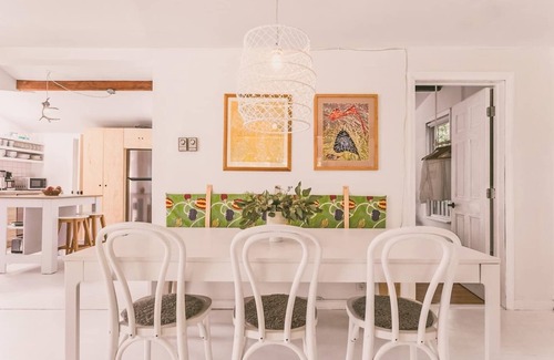 Smallwood Cabina | Boutique Cabin w/ Lake Access, Canoe, SUPs, Inner Tubes, BBQ, Fire Pit, Fireplace—Renovated & Chic