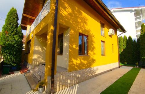Deva Casa | Boutique Casa Galbena