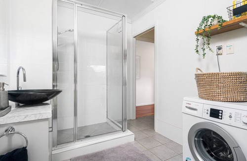 Sleepy Hollow Casa | Boutique farm accommodation only 5 minutes away from the Beach.