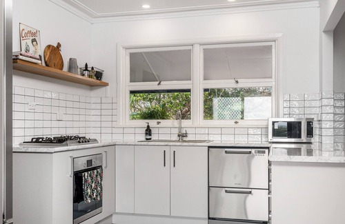Sleepy Hollow Casa | Boutique farm accommodation only 5 minutes away from the Beach.