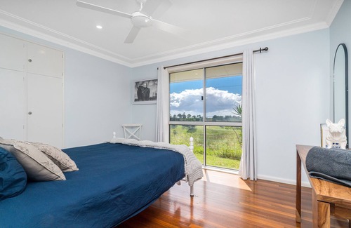 Sleepy Hollow Casa | Boutique farm accommodation only 5 minutes away from the Beach.