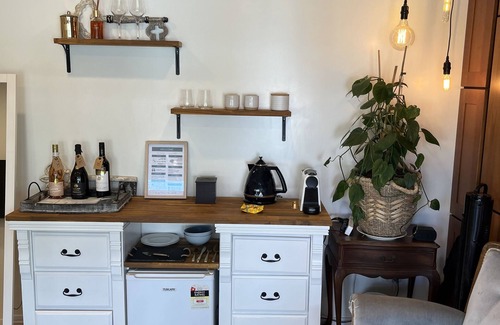 Matamata Cabaña | Boutique French Cottage - Walk to Town!