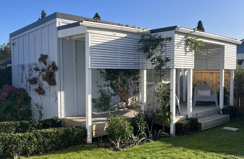 Matamata Cabaña | Boutique French Cottage - Walk to Town!