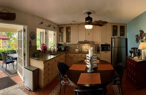 Patillas Casa | Boutique frente a la playa con piscina privada. Alquiler de Puerto Rico mejor valorado!