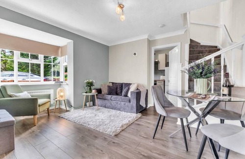 Bletchley Casa | Boutique House Excellent Location Free Parking