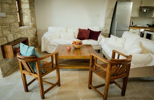 Lofou Casa | Boutique house/large garden/great mountain views