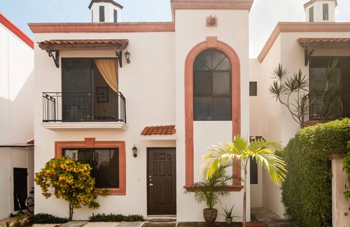 Cancun Casa | Casa Boutique en residencial privado con piscina y areas verdes