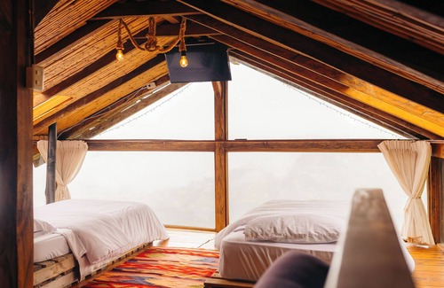 Sierra Hotel | "Lodge boutique con jacuzzi y vistas únicas – El Cedro Soñado (Patate)"