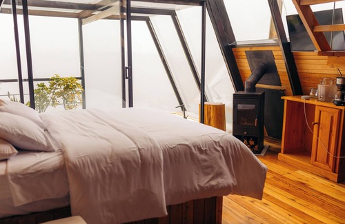 Sierra Hotel | "Lodge boutique con jacuzzi y vistas únicas – El Cedro Soñado (Patate)"