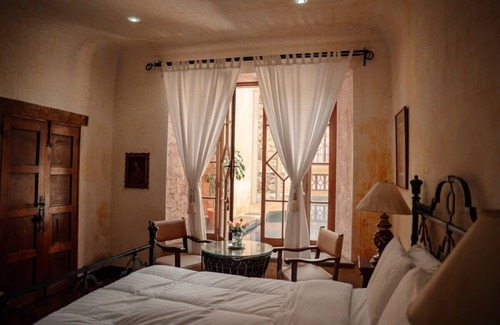 Antigua Guatemala Cama Y Desayuno | Boutique Magia Stay, Pool in Antigua