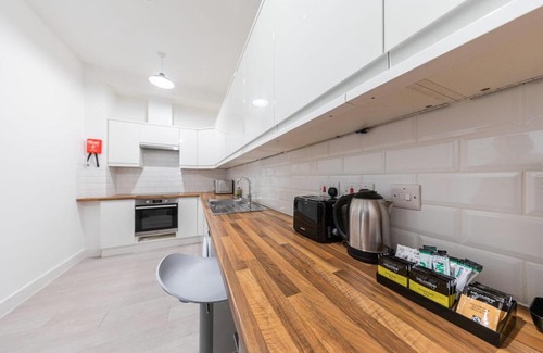 St. George's Apartamento | Boutique Modern Hotel Room For Two Near Tube And Bus Stations