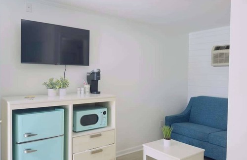 Downtown Myrtle Beach Apartamento | Boutique on the beach, Studio #102 + Pool