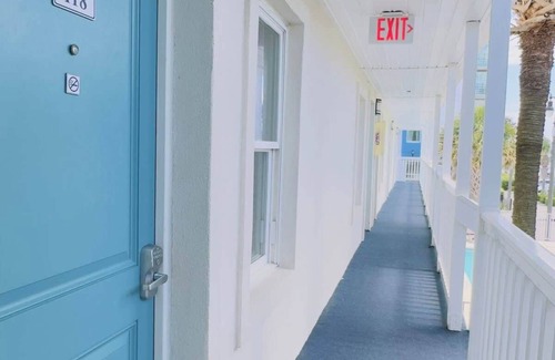 Downtown Myrtle Beach Apartamento | Boutique on the beach, Studio #118 + Pool