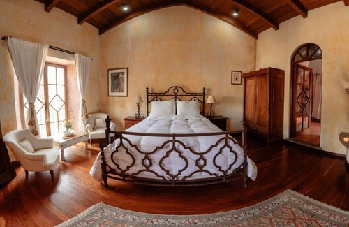 Antigua Guatemala Cama Y Desayuno | Boutique Poesia Stay, Pool in Antigua