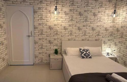 Koregaon Park Apartamento | Boutique Room in Koregaon Park. WiFi, Ac, Smart Tv