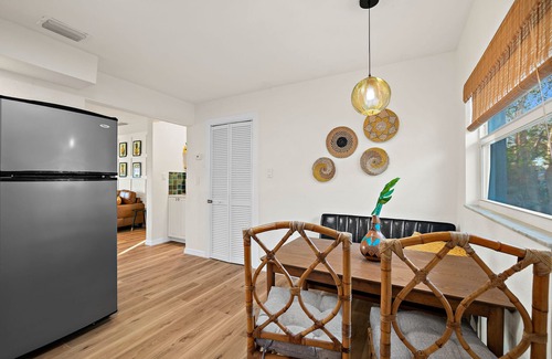 Indian Harbour Beach Apartamento | Boutique style Apt/Walk to Beach/Pet friendly