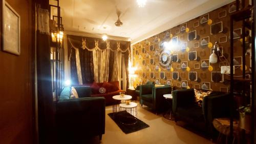 Landran Apartamento | Boutique Stay for Family On Manali Expressway