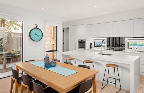 Murrumbeena Casa | BOUTIQUE STAYS - Sunnyside