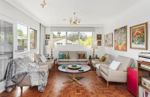 Mount Waverley Casa | Boutique Stays - That 70s House