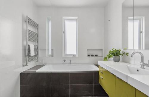 Richmond North Casa | Boutique Stays - Victorian Vogue