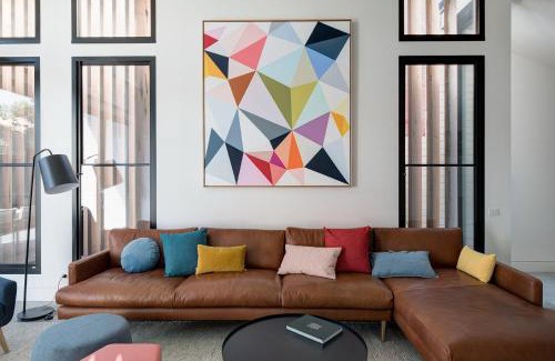 Abbotsford Casa | Boutique Stays - Woodfin House