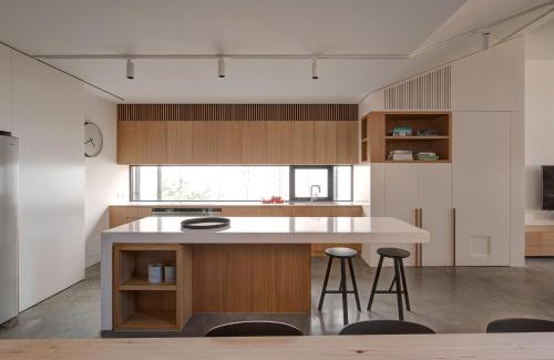 Abbotsford Casa | Boutique Stays - Woodfin House