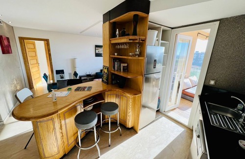Cherrat Apartamento | Bouznika Escape: Vue Océan, Bassin Privé, Plage, Surf, Piscine, Randonnée & Vélo