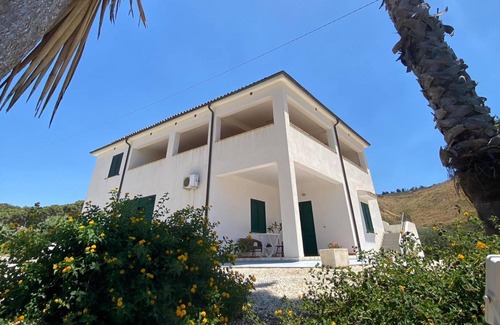 Montallegro Apartamento | 'Bovo Marina' Room with Sea View, Shared Terrace and Air Conditioning