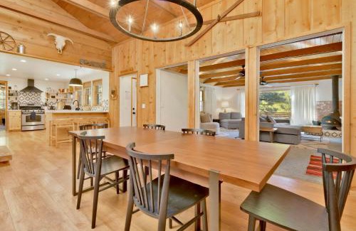 Upper Moonridge Chalet De Esquí | Bow Canyon Chalet by Big Bear Vacations Hot Tub Ultra Modern Resort Chalet Mins To Lifts