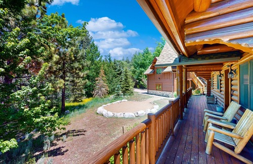 Upper Moonridge Cabina | Bow Canyon Oasis ~ Luxury Moonridge Log Home | Game Room & Loft