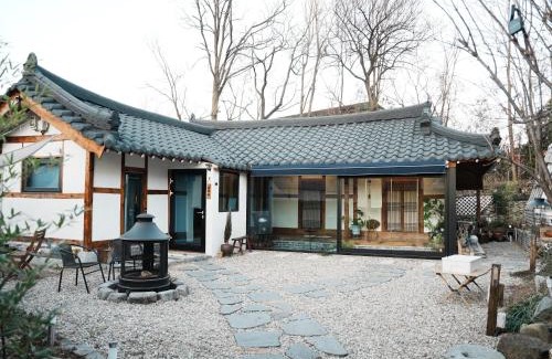 Gangneung Casa | Bow Hanok House