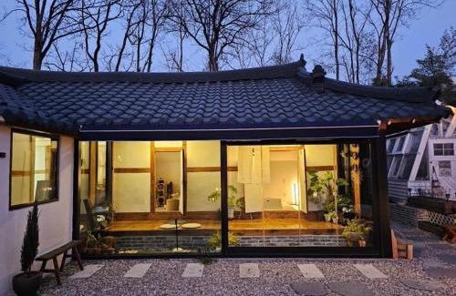 Gangneung Casa | Bow Hanok House