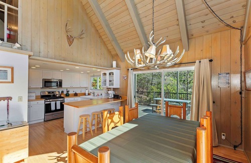 Lake Arrowhead Casa | Bow N Arrow Lodge For 8!