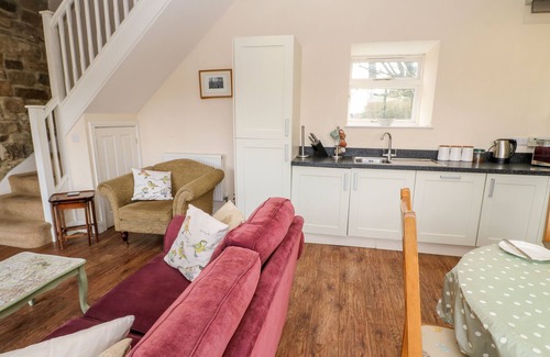 Kibblesworth Cabaña | BOWES BARN, pet friendly, character holiday cottage in Ouston