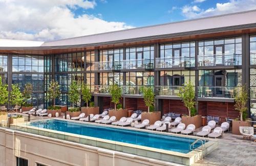 North Hi Mount Hotel | Bowie House, Auberge Collection