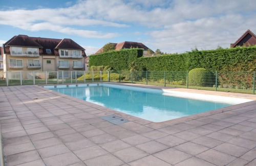 De Haan Apartamento | Bowie with shared pool by Interhome