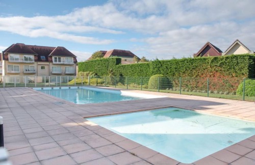De Haan Apartamento | Bowie with shared pool by Interhome