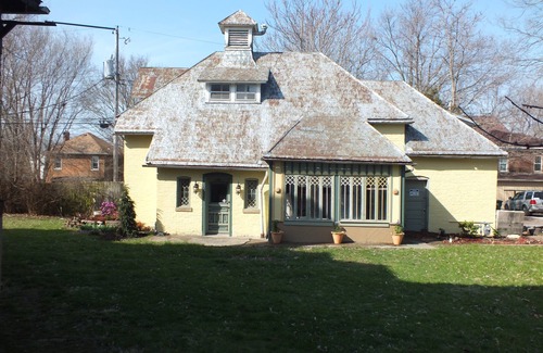 Keokuk Casa | Box Cottage