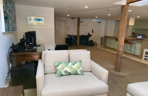 Sullivan's Cove Apartamento | Boxwood IXL Lux Hobart Waterfront Entire Loft in Hobart, Australia